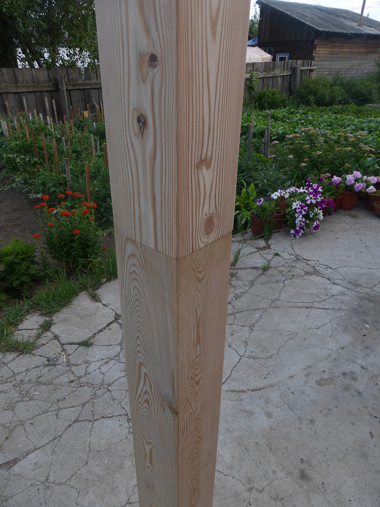 колонна из дерева